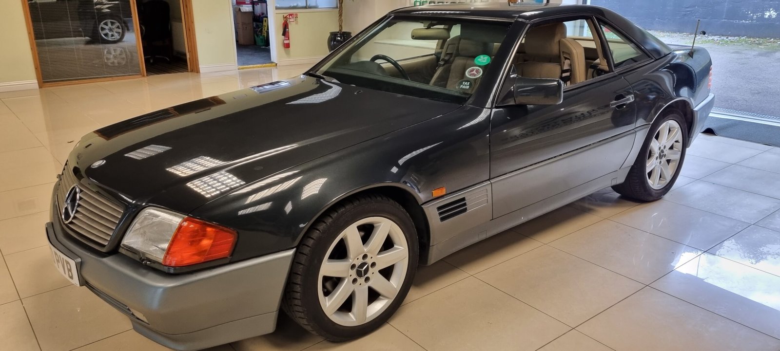 1993 Mercedes-Benz 500SL exterior detail